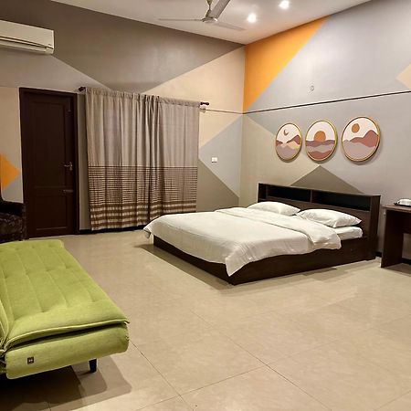 Costa Verde Luxury Seafront Villa เชนไน ภายนอก รูปภาพ